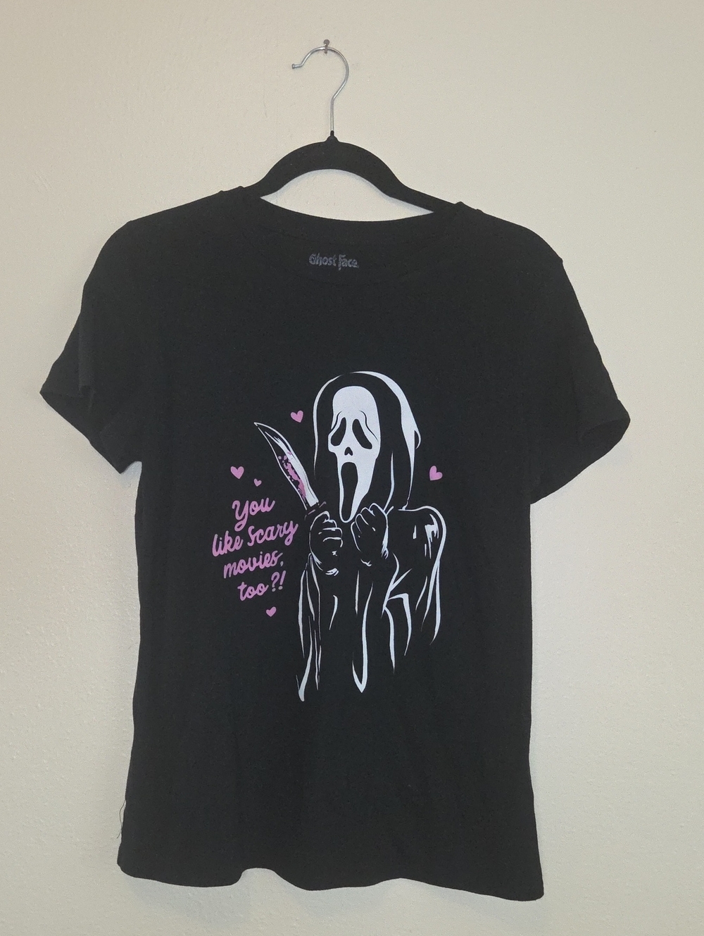 Bioworld Black Tee with Pink Accent Scream Graphic - Kids
